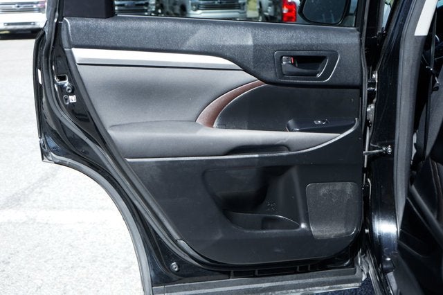2017 Toyota Highlander LE