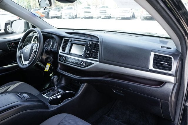 2017 Toyota Highlander LE