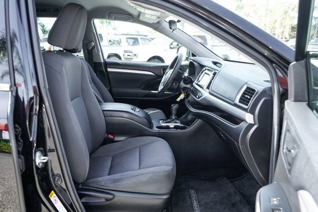 2017 Toyota Highlander LE