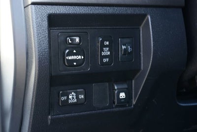 2017 Toyota Tundra SR5