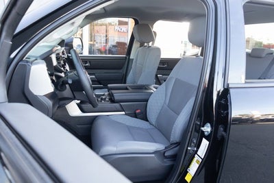 2024 Toyota Tundra 4WD SR5