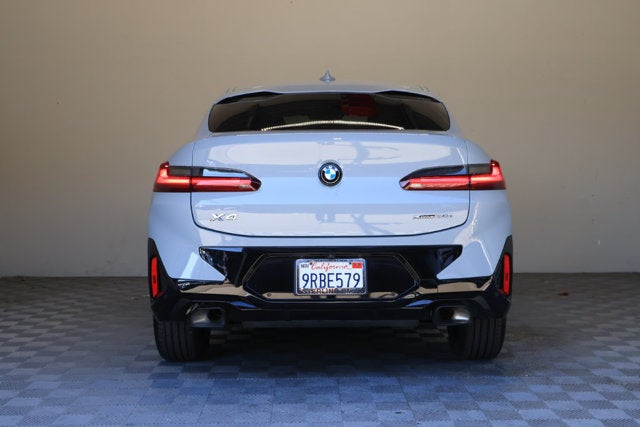 2025 BMW X4 xDrive30i