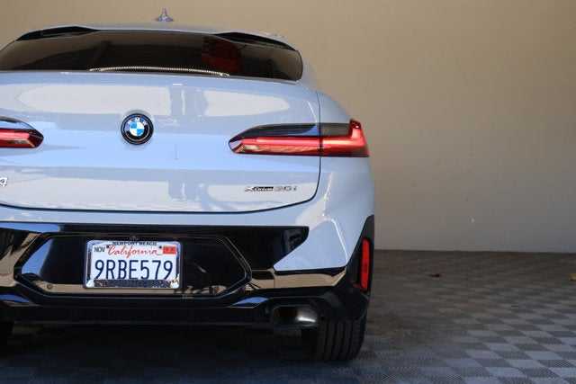 2025 BMW X4 xDrive30i