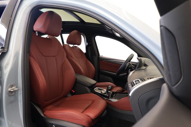 2025 BMW X4 xDrive30i