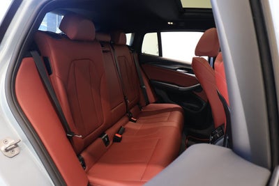 2025 BMW X4 xDrive30i