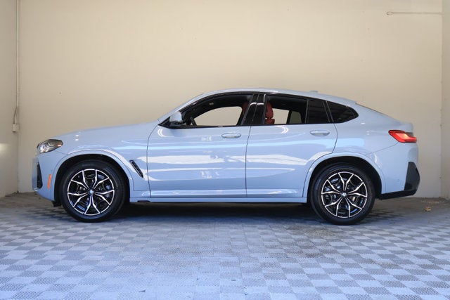 2025 BMW X4 xDrive30i