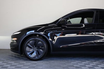 2026 Tesla Model Y Premium