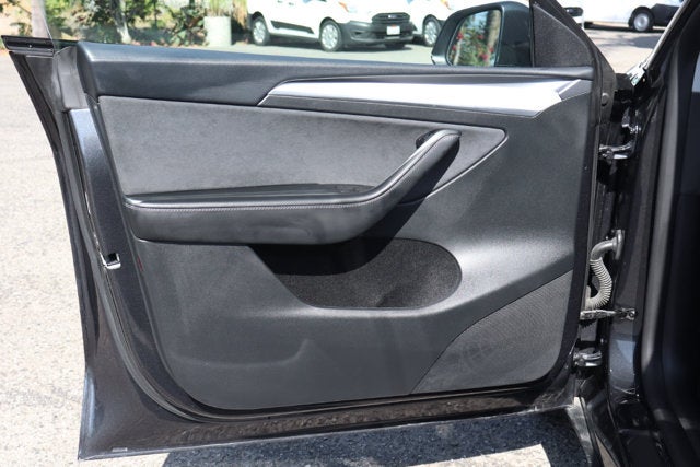 2025 Tesla Model Y Long Range