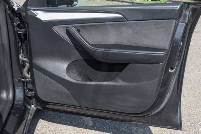 2025 Tesla Model Y Long Range