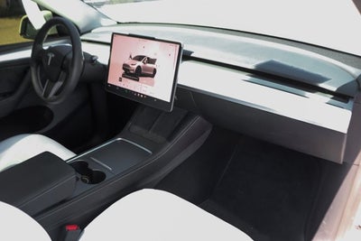 2024 Tesla Model Y Performance