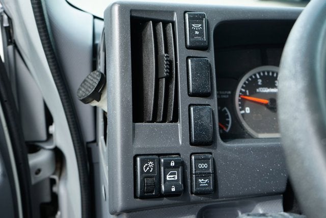 2019 Isuzu NRR Base