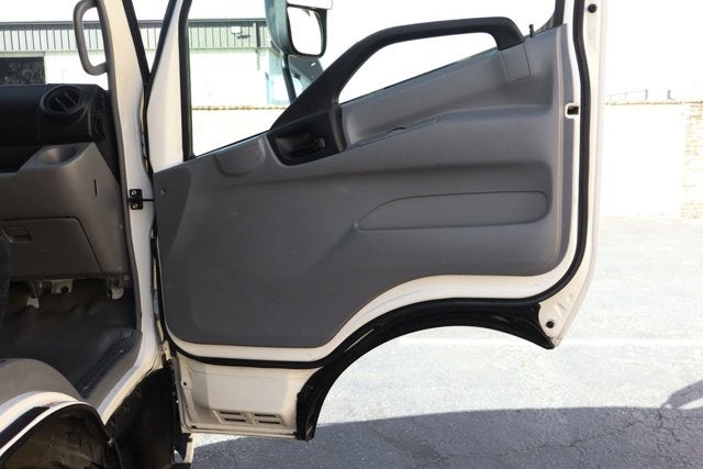 2017 Hino Hino 195 Base