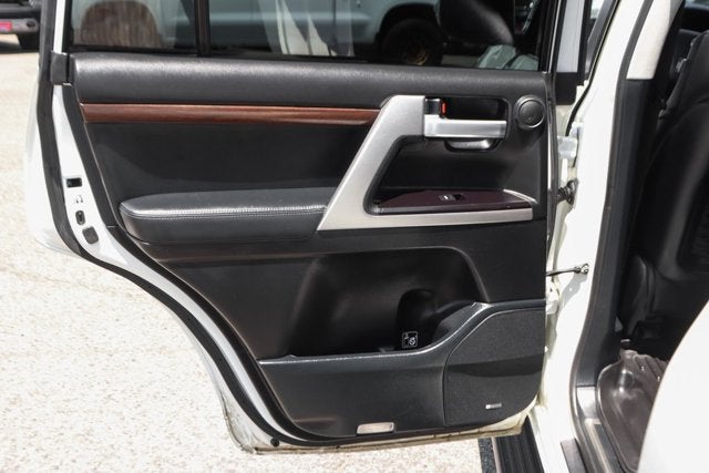 2018 Toyota Land Cruiser Base