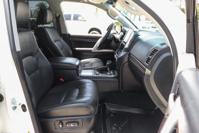 2018 Toyota Land Cruiser Base