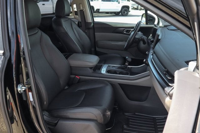 2025 Kia Carnival LXS