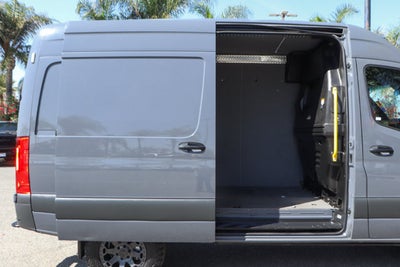 2022 Mercedes-Benz Sprinter 2500 Cargo 144 WB