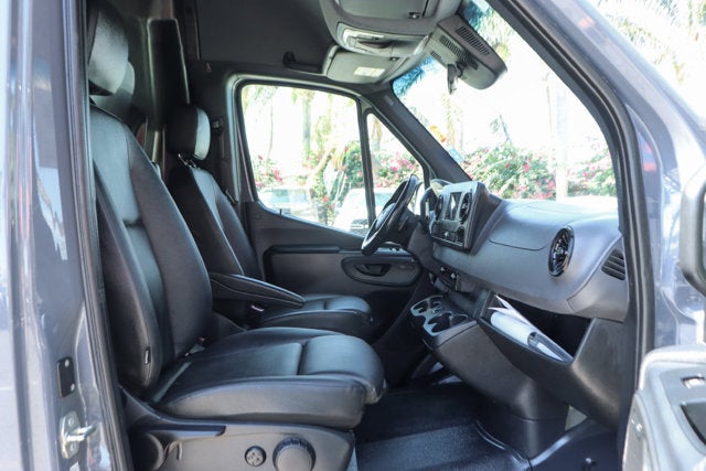 2022 Mercedes-Benz Sprinter 2500 Cargo 144 WB