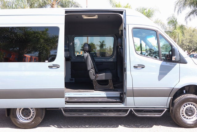 2023 Mercedes-Benz Sprinter 2500 Crew 144 WB