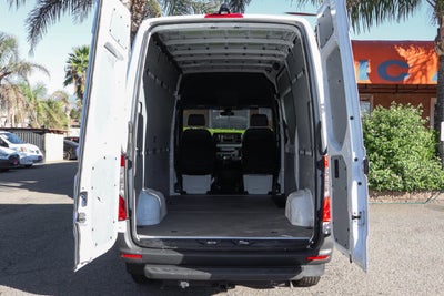 2022 Mercedes-Benz Sprinter 2500 Cargo 144 WB