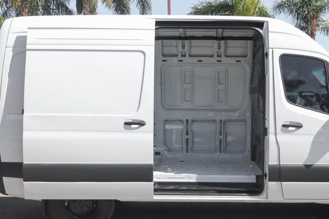 2025 Mercedes-Benz Sprinter 2500 Cargo 144 WB