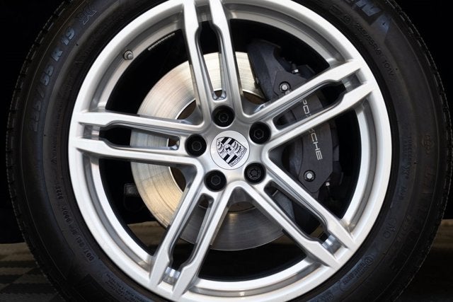 2023 Porsche Macan Base