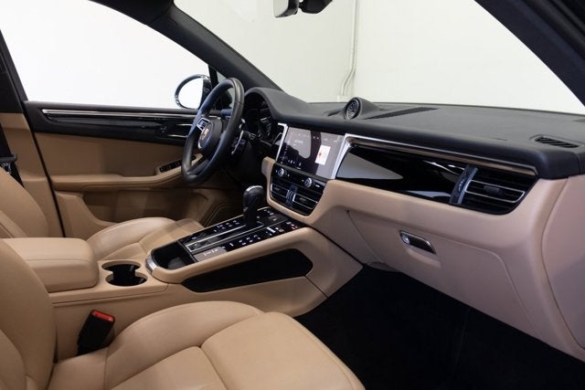 2023 Porsche Macan Base