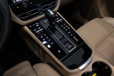 2023 Porsche Macan Base