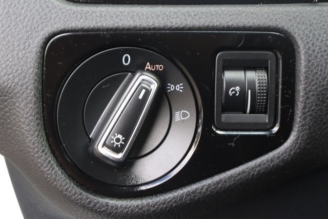 2018 Volkswagen Golf R DCC & Navigation 4Motion