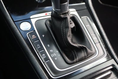 2018 Volkswagen Golf R DCC & Navigation 4Motion