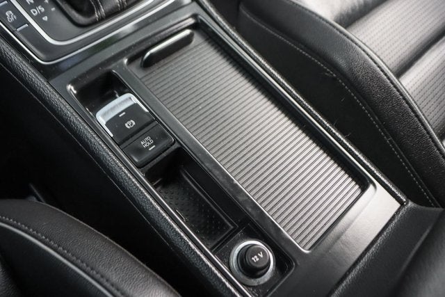 2018 Volkswagen Golf R DCC & Navigation 4Motion