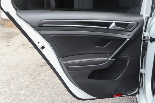 2018 Volkswagen Golf R DCC & Navigation 4Motion