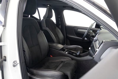 2021 Volvo XC40 P8