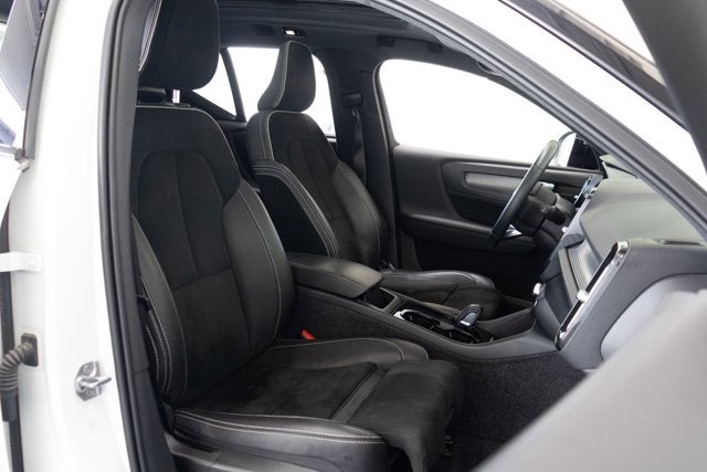 2021 Volvo XC40 P8