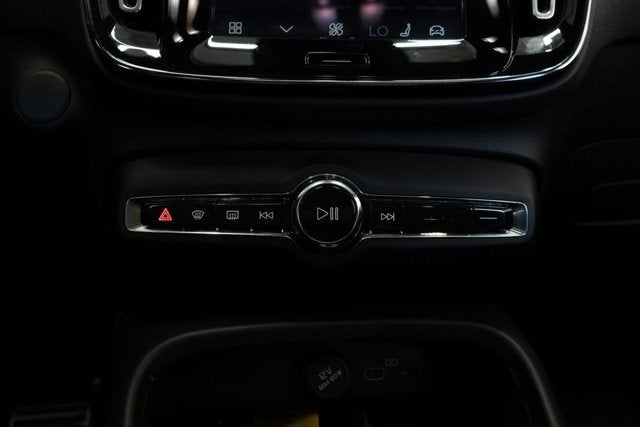 2021 Volvo XC40 P8