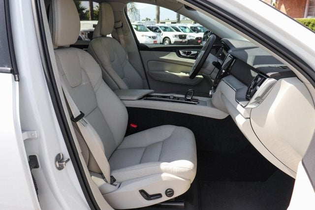 2024 Volvo XC60 B5 Core